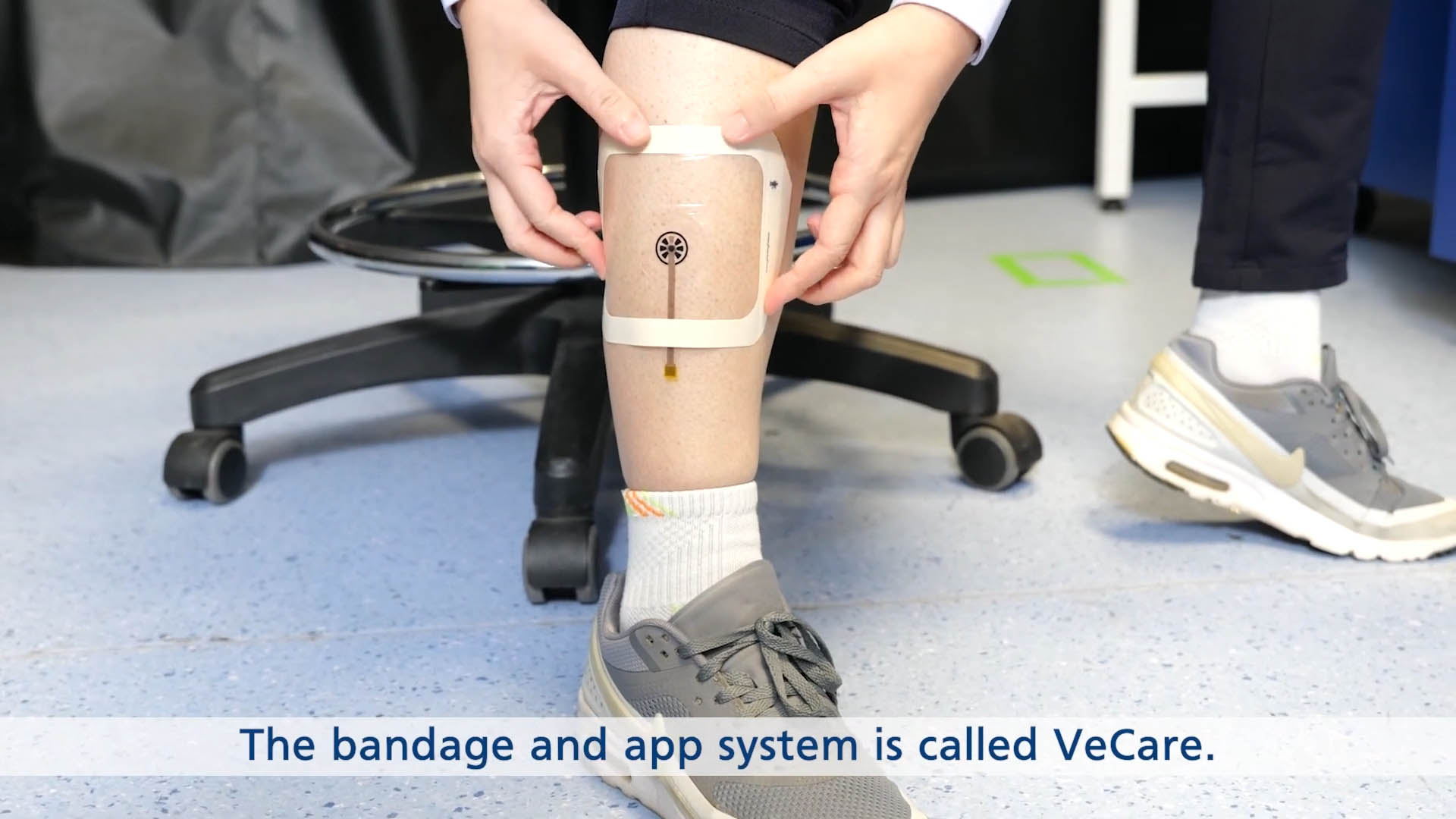 World's first smart bandage detects multiple biomarkers for onsite